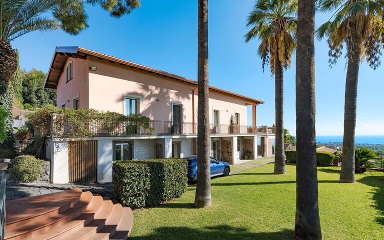 Villa Agrume: Building Exterior, Garden, Outdoor