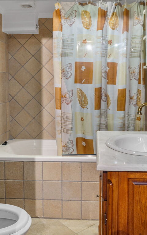 Villa Cava: Bathroom