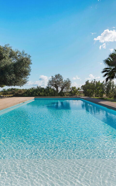 Muna Retreat: Building Exterior, Outdoor, Pool