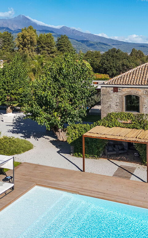 Muna Retreat: Building Exterior, Outdoor, Pool