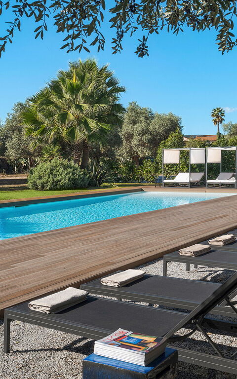 Muna Retreat: Building Exterior, Outdoor, Pool