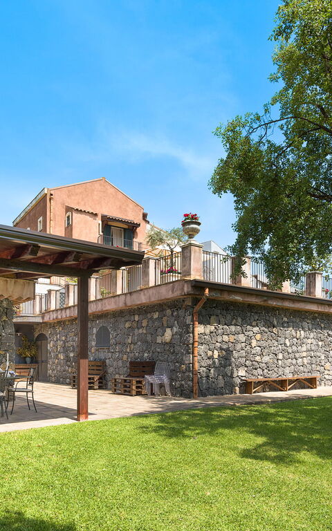 Villa Saracina: Building Exterior, Garden, Outdoor
