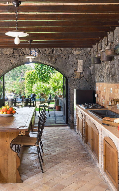 Villa Saracina: Dining Room, Kitchen