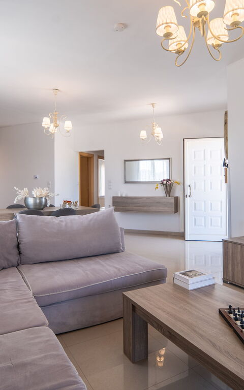 Magnolia: Living Room