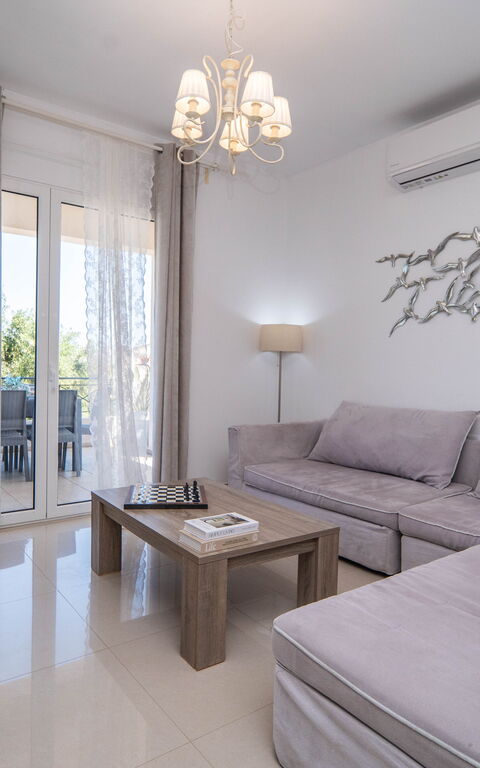 Magnolia: Living Room