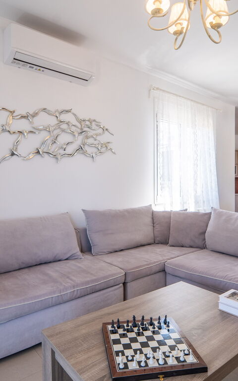 Magnolia: Living Room