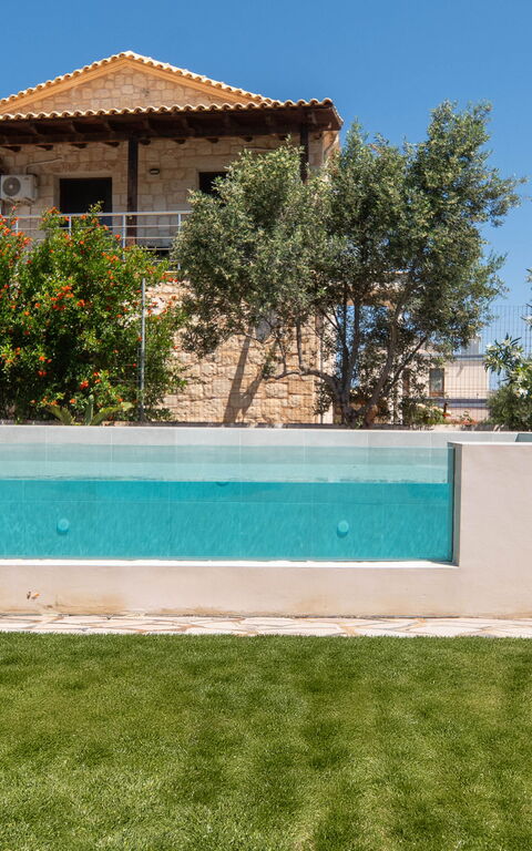 Magnolia: Building Exterior, Garden, Outdoor, Pool
