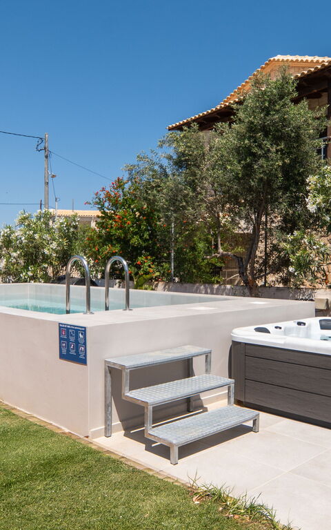 Magnolia: Garden, Hot Tub, Outdoor, Pool
