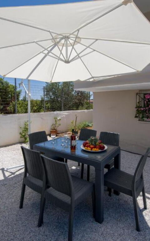 Magnolia: Building Exterior, Outdoor