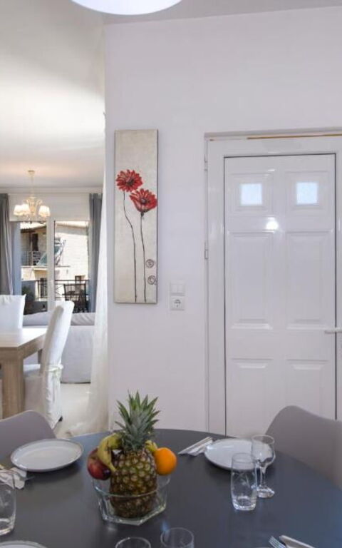 Magnolia: Dining Room, Room Detail