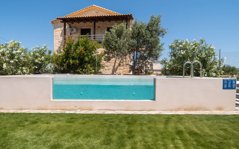 Magnolia: Building Exterior, Garden, Outdoor, Pool