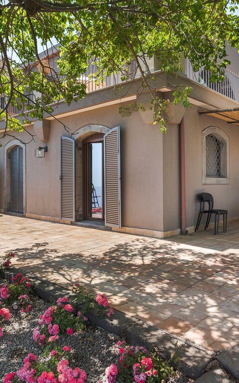 Villa Continella: Balcony / Terrace / Patio, Building Exterior, Outdoor