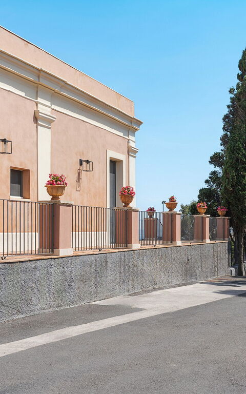 Villa Continella: Building Exterior