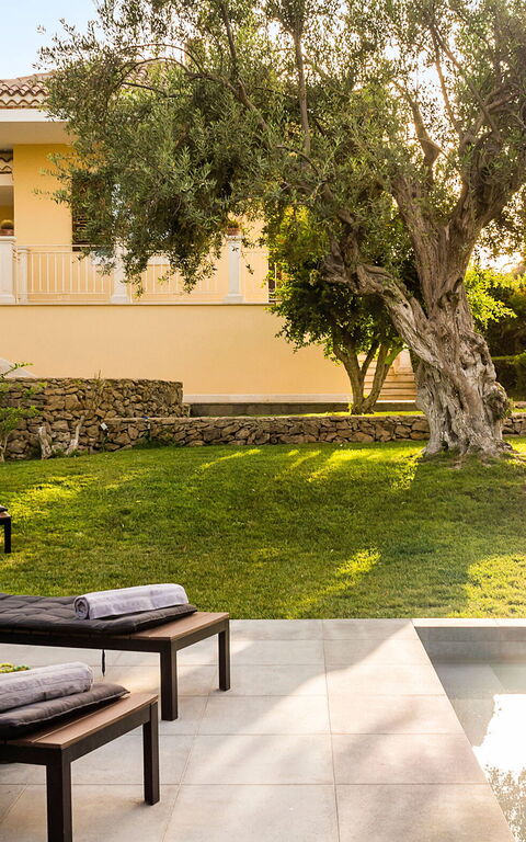 Villa Profumo D'Oriente: Building Exterior, Garden, Outdoor