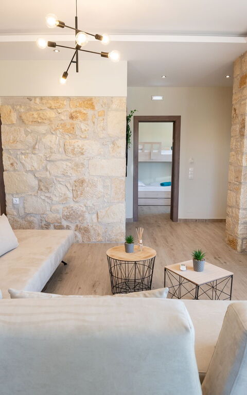 Villa Olympia: Living Room