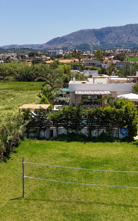 Villa Olympia: Garden, Scenic View