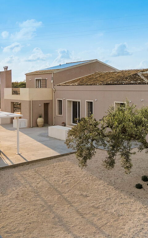 Dimora Bufalefi: Building Exterior, Outdoor