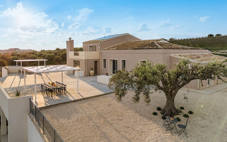 Dimora Bufalefi: Building Exterior, Outdoor