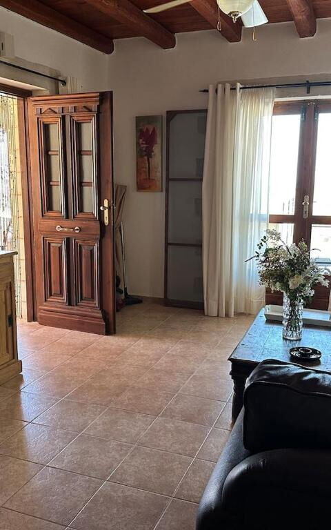 Villa Pi: Living Room