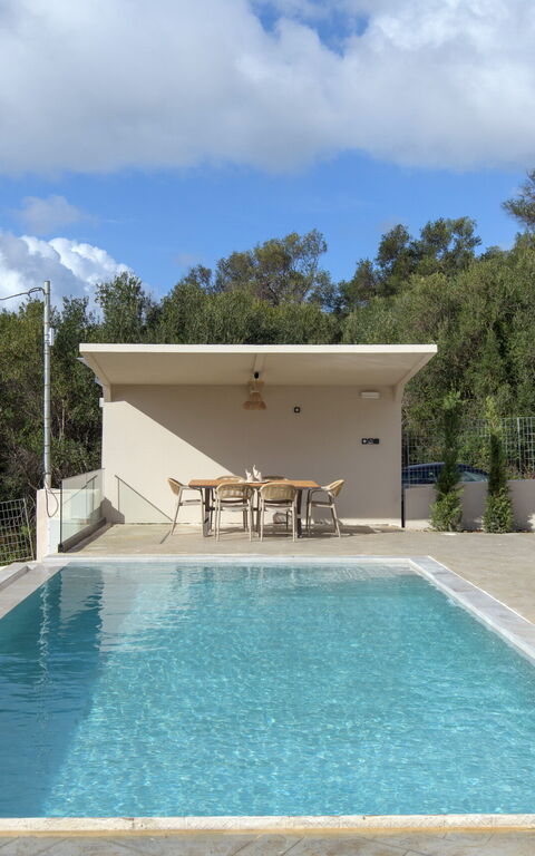 Villa Elais: Outdoor, Pool