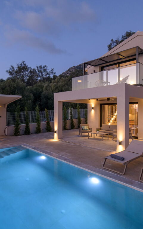 Villa Elais: Outdoor, Pool