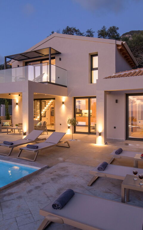 Villa Elais: Outdoor, Pool