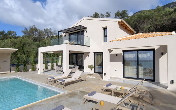 Villa Elais: Outdoor, Pool