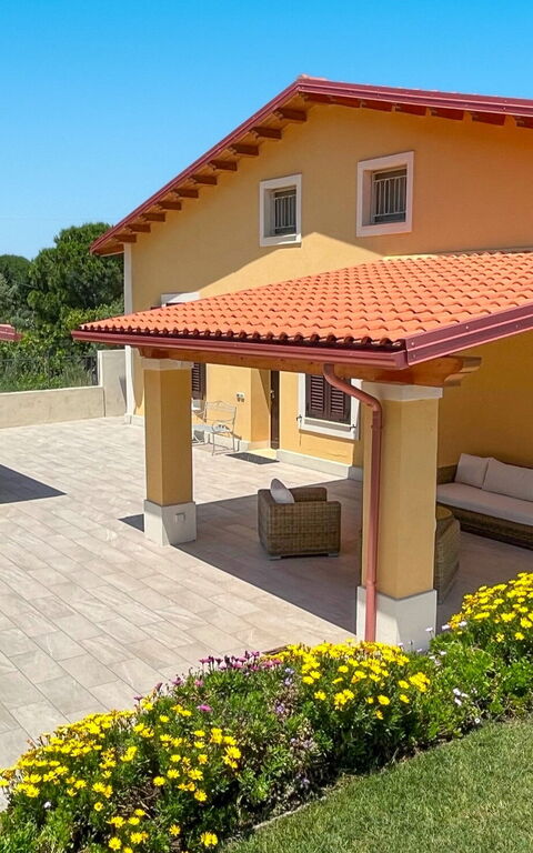 Le Driadi: Balcony / Terrace / Patio, Building Exterior, Garden, Outdoor