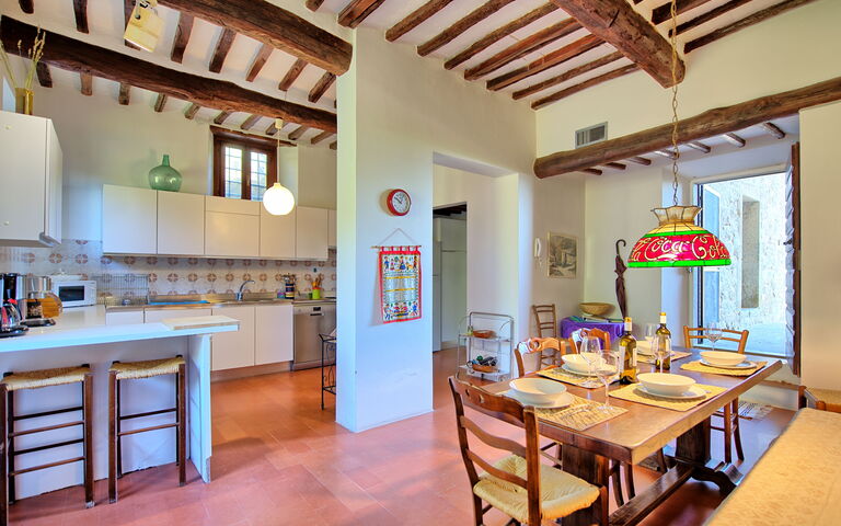 Villa Ulivacci: Dining Room, Kitchen