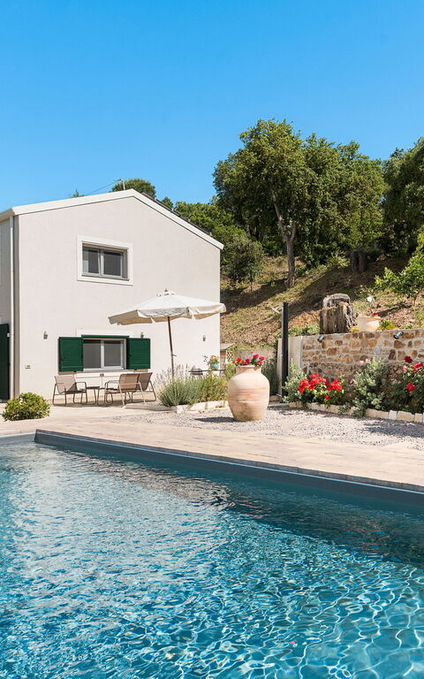 Casita: Building Exterior, Outdoor, Pool