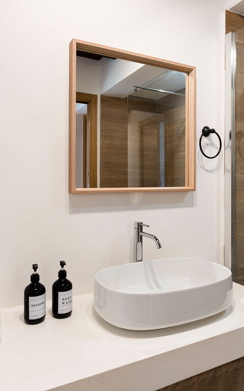 Casita: Bathroom