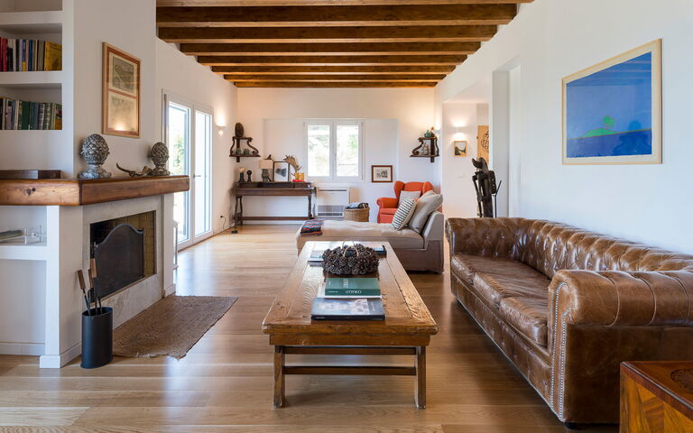 Casita: Living Room