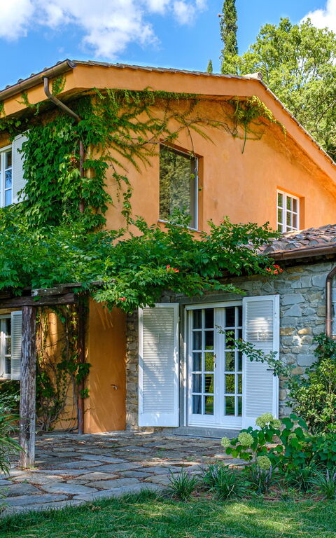 Villa Roseto: Building Exterior, Outdoor