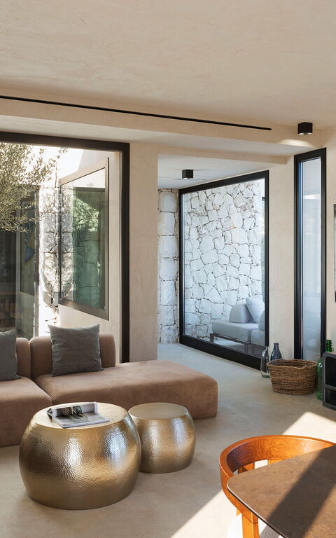 Eos Villa: Living Room