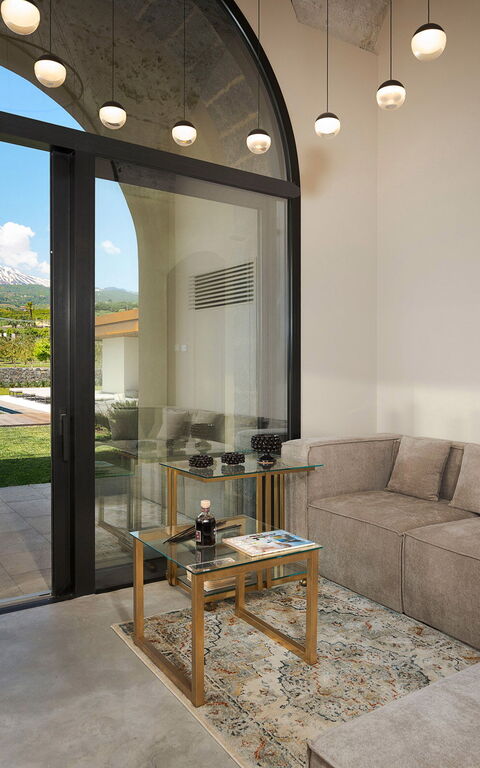 Fiumè: Living Room