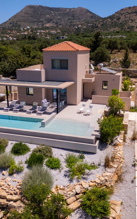 Villa Melia: Outdoor, Pool