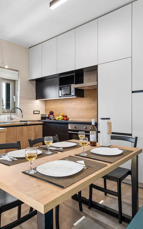 Villa Melia: Dining Room, Kitchen