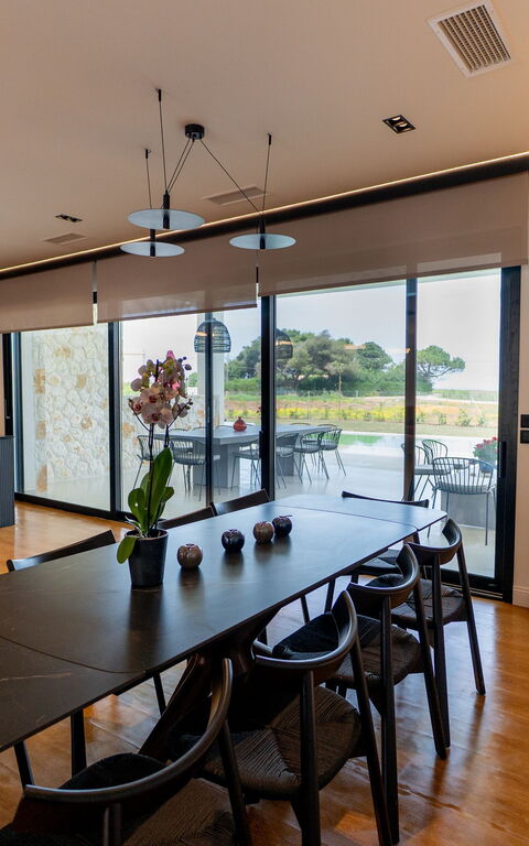 Villa Nobilita: Dining Room, Kitchen