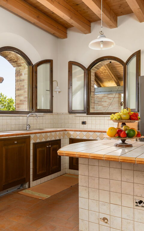 Villa Belvedere San Bartolo: Kitchen