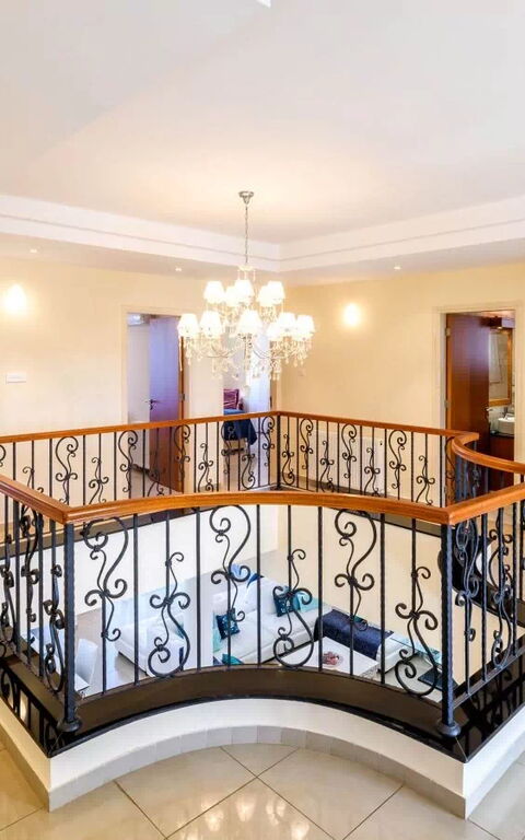 Royal Beachfront Villa: Other Room