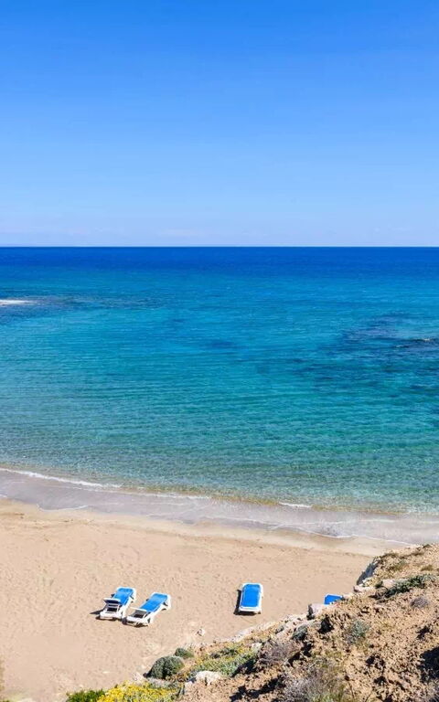 Royal Beachfront Villa: Summer
