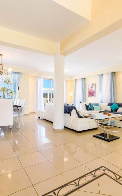 Royal Beachfront Villa: Dining Room, Living Room
