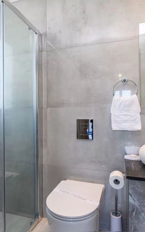 Serenity Seafront Villa: Bathroom