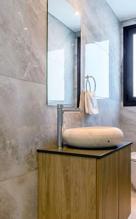 Serenity Seafront Villa: Bathroom
