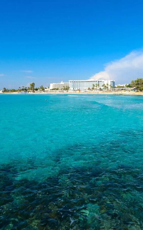 Serenity Seafront Villa: Summer