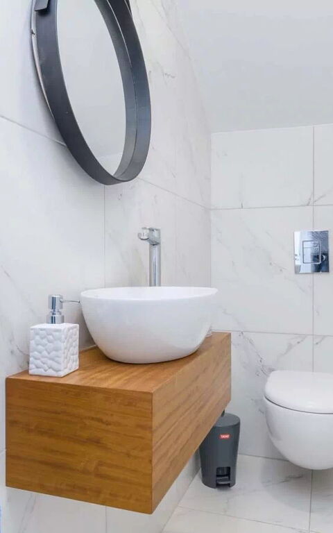 By the Beach - Royal Sapphire Villa: Bathroom