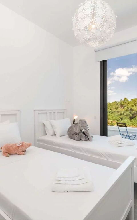 By the Beach - Sea Pearl Villa: Bedroom