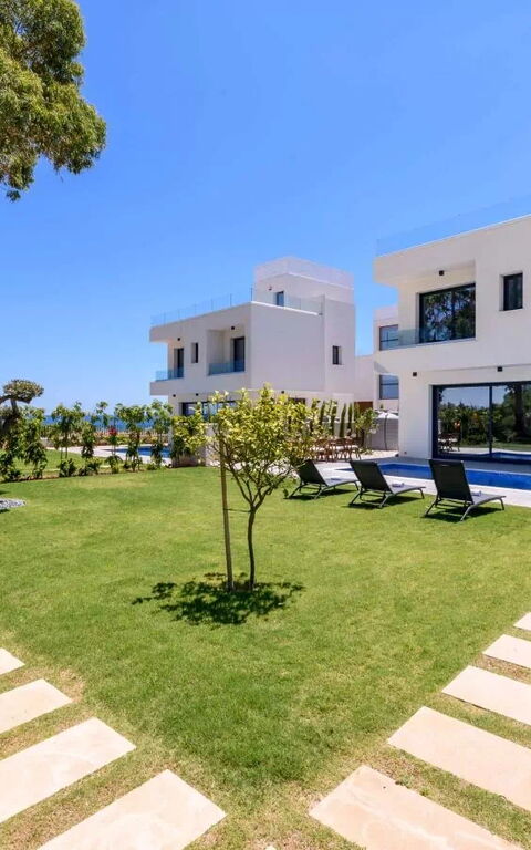 By the Beach - Sea Pearl Villa: Building Exterior, Garden, Outdoor