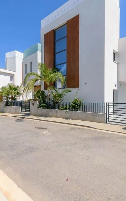 By the Beach - White Coral Villa: Main Entrance