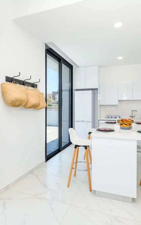 By the Beach - White Coral Villa: Dining Room